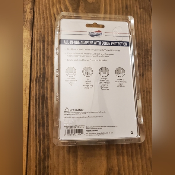 American Tourister All-In-One Adapter Plug with Surge Ptotection - Picture 2 of 9